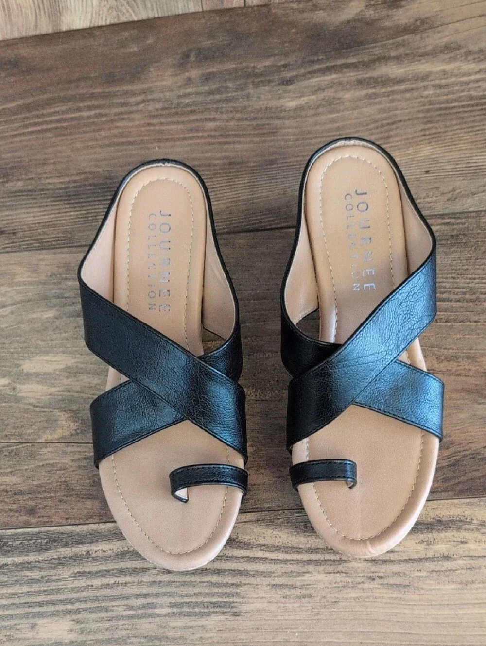 Journee Collection Rayna Black Leather Crossover Wedge Sandals 5 1/2     M401